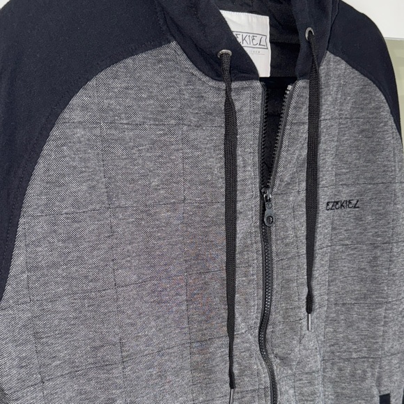 Ezekiel Men's Zip Hoodie Jacket in Gray and Black - Picture 3 of 5